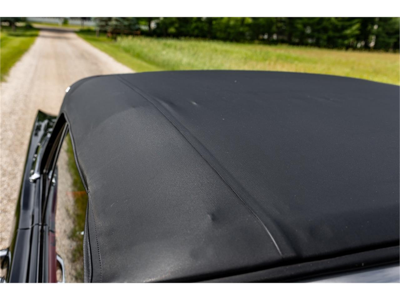 Ford-Mustang-1965-Raven-Black-Red-20