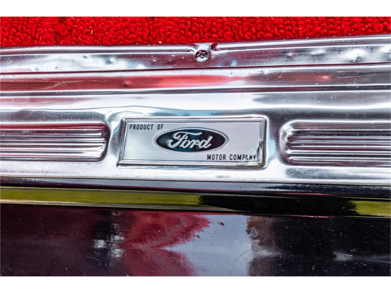 Ford-Mustang-1965-Raven-Black-Red-29