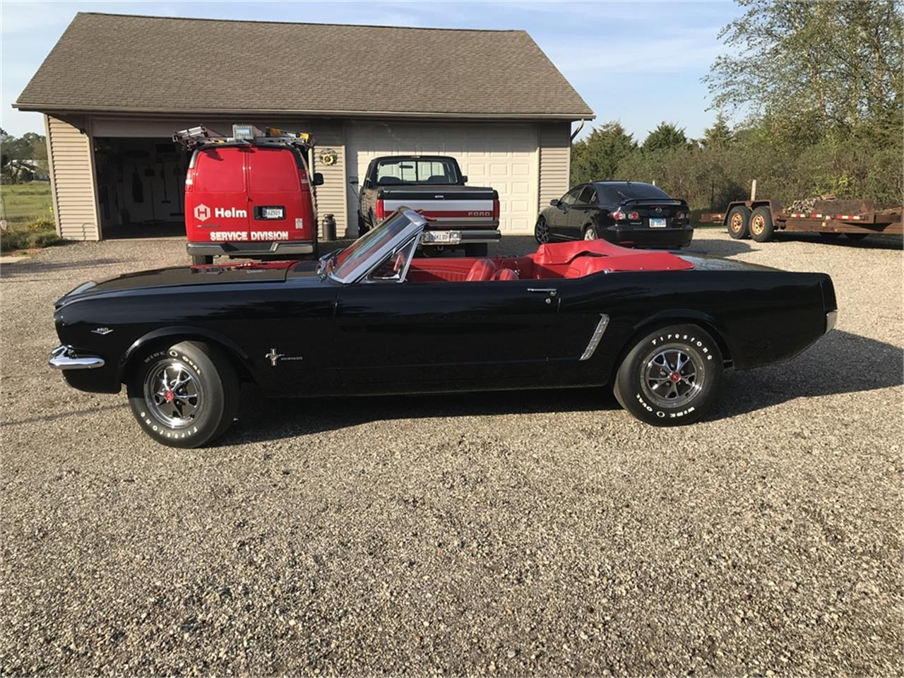 Ford-Mustang-1965-Raven-Black-Red-4