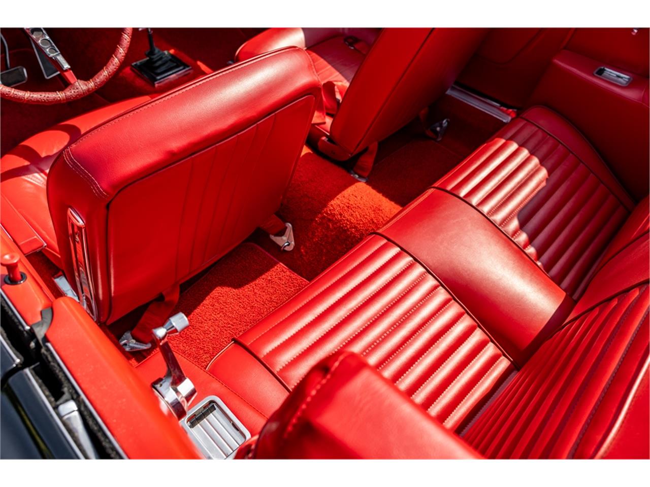 Ford-Mustang-1965-Raven-Black-Red-41