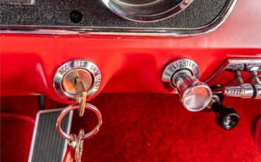 Ford-Mustang-1965-Raven-Black-Red-44