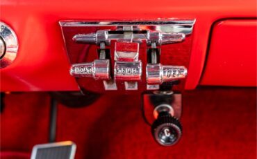 Ford-Mustang-1965-Raven-Black-Red-45