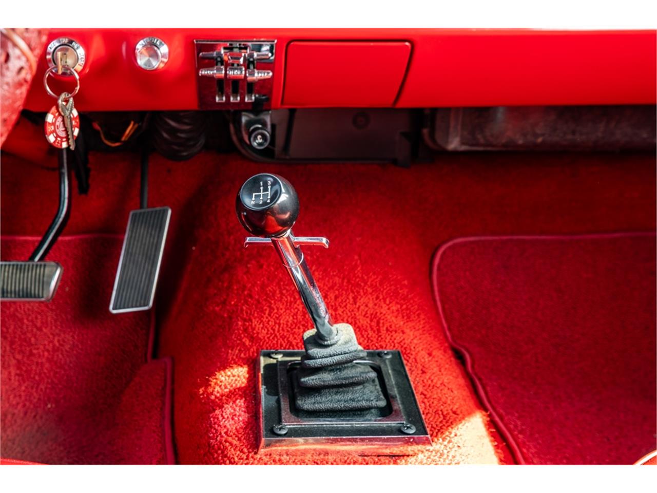 Ford-Mustang-1965-Raven-Black-Red-46