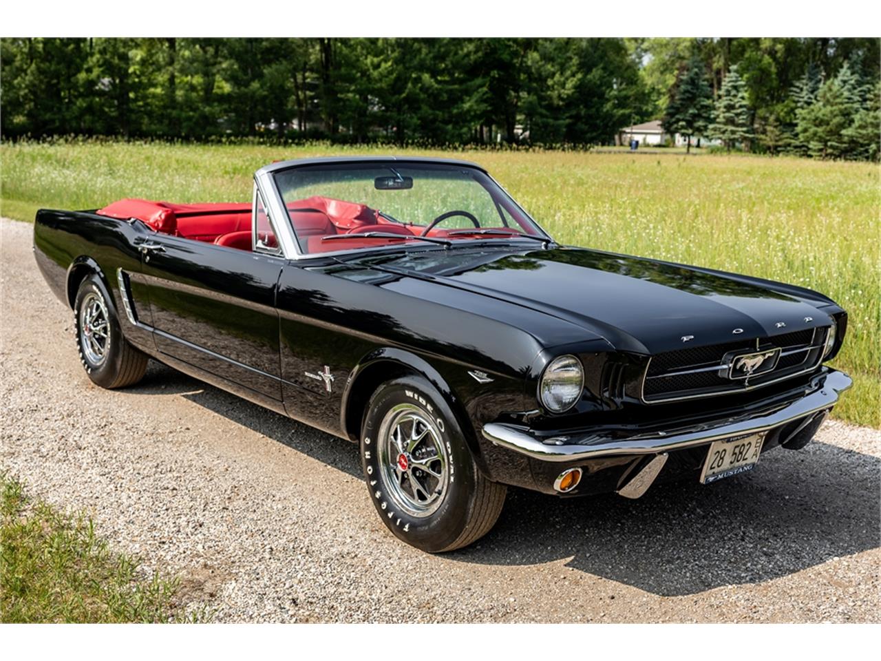Ford-Mustang-1965-Raven-Black-Red-56