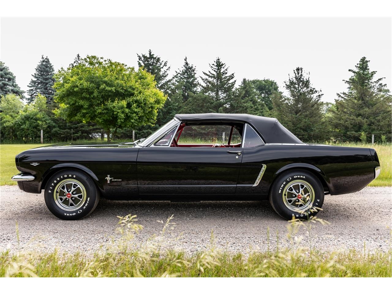 Ford-Mustang-1965-Raven-Black-Red-57