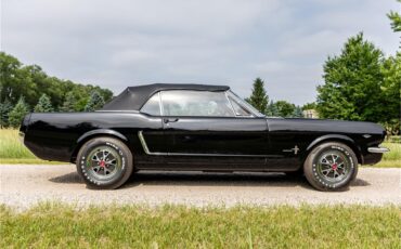 Ford-Mustang-1965-Raven-Black-Red-69