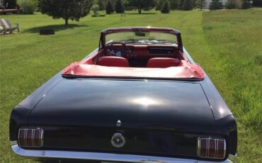 Ford-Mustang-1965-Raven-Black-Red-77