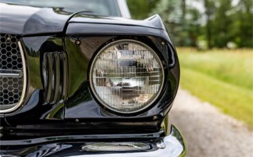 Ford-Mustang-1965-Raven-Black-Red-82