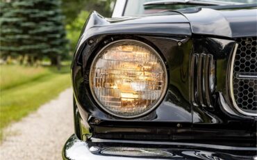 Ford-Mustang-1965-Raven-Black-Red-83