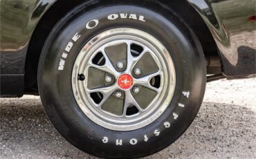 Ford-Mustang-1965-Raven-Black-Red-89