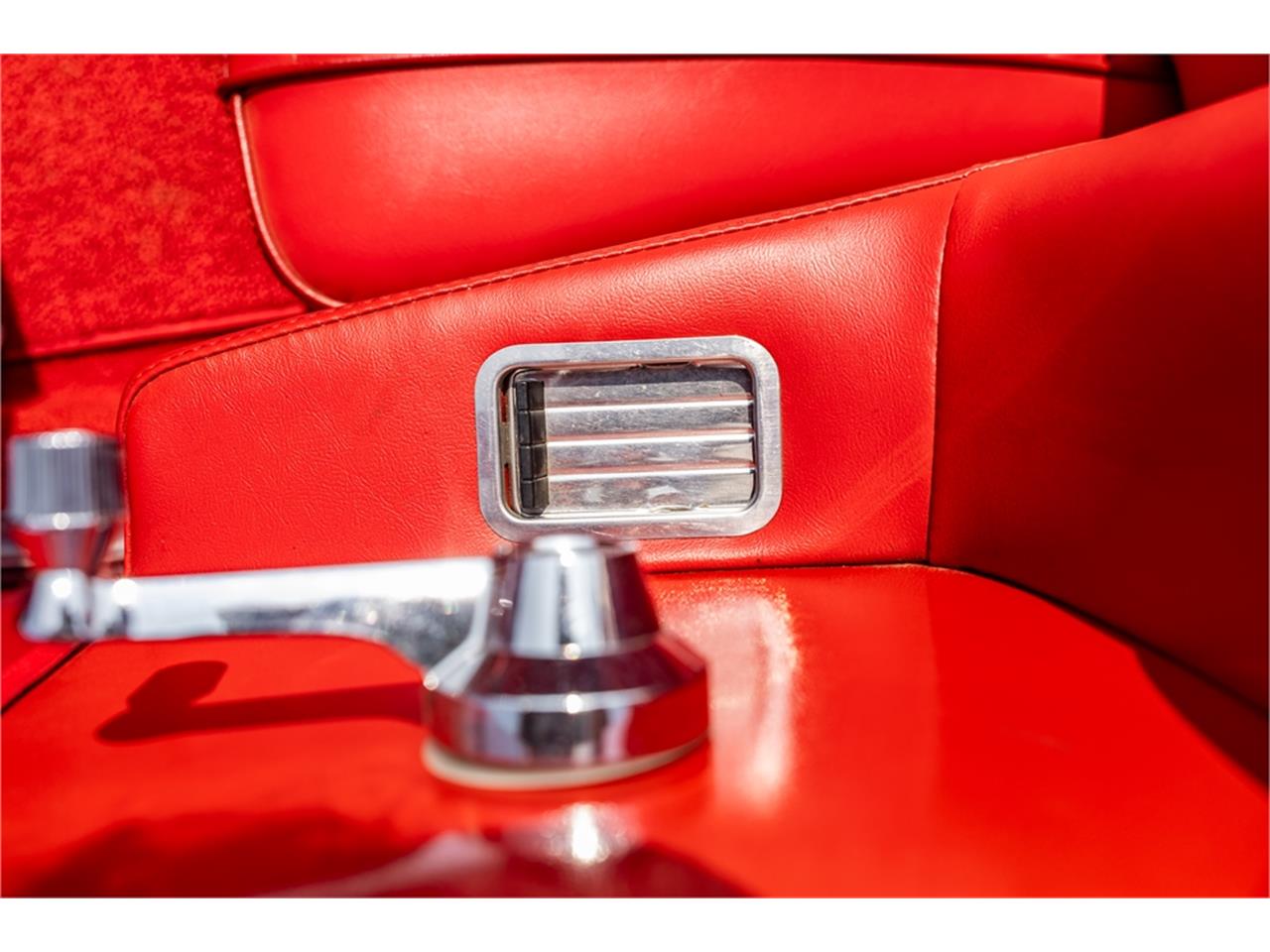 Ford-Mustang-1965-Raven-Black-Red-95