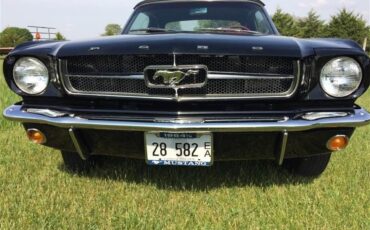 Ford-Mustang-1965-Raven-Black-Red-97
