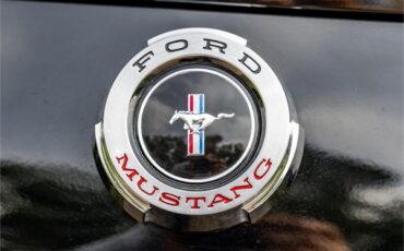 Ford-Mustang-1965-Raven-Black-Red-98