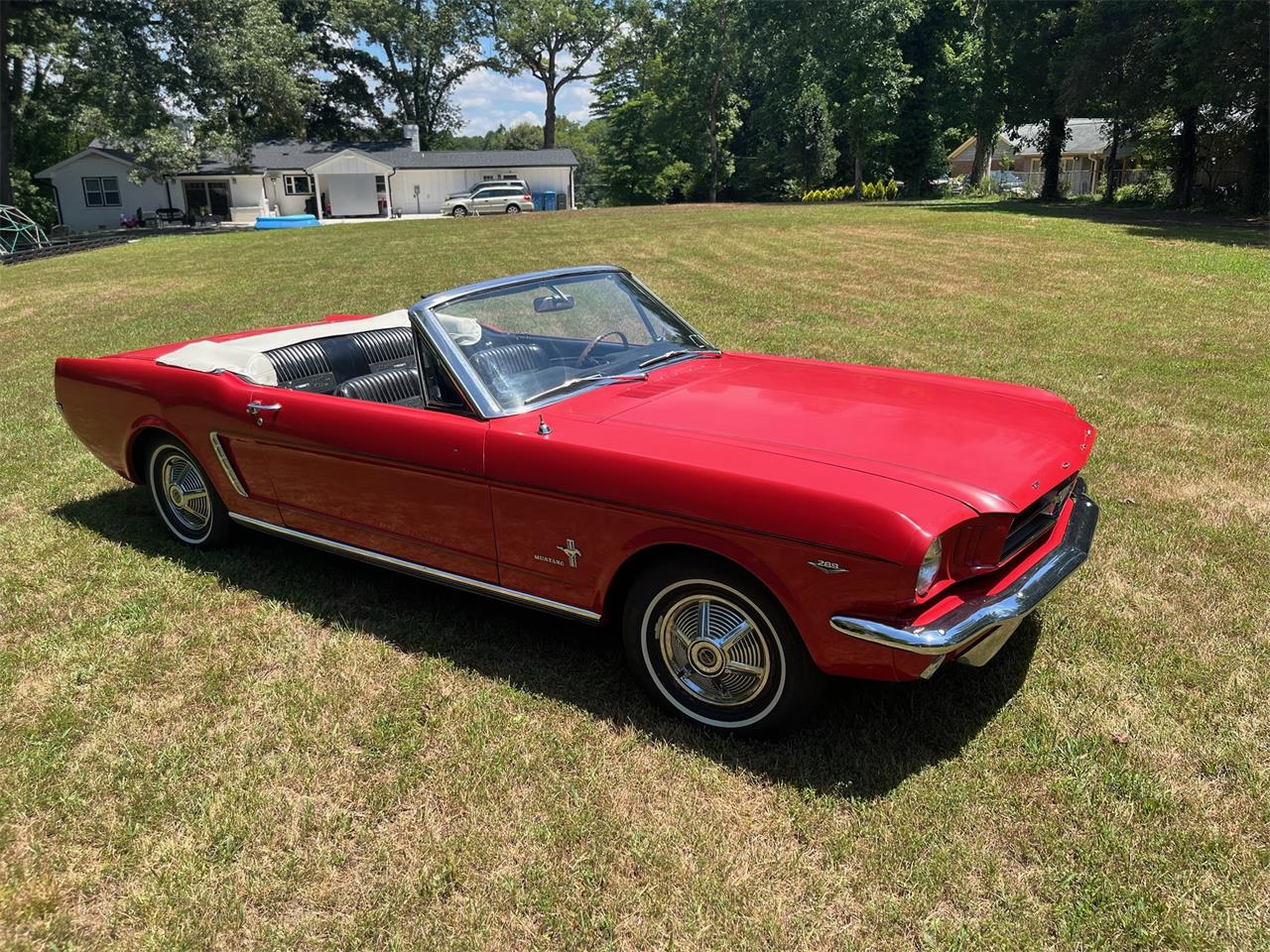 Ford-Mustang-1965-Red-Pony-Package-Black-15