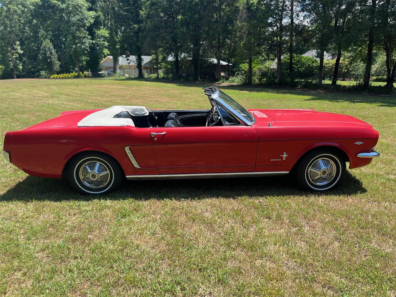 Ford-Mustang-1965-Red-Pony-Package-Black-16