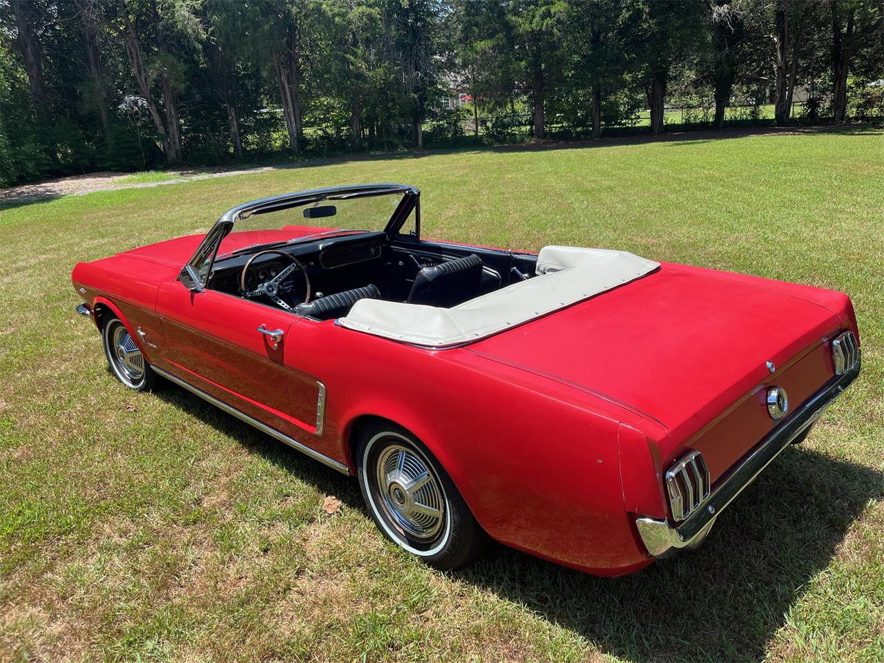 Ford-Mustang-1965-Red-Pony-Package-Black-18