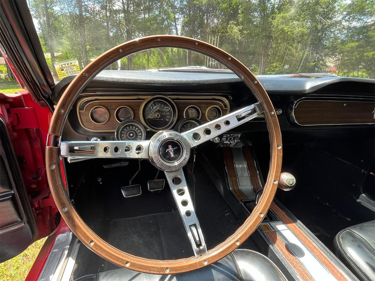 Ford-Mustang-1965-Red-Pony-Package-Black-22