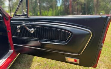 Ford-Mustang-1965-Red-Pony-Package-Black-24