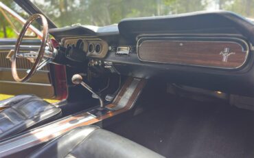 Ford-Mustang-1965-Red-Pony-Package-Black-33