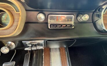 Ford-Mustang-1965-Red-Pony-Package-Black-5