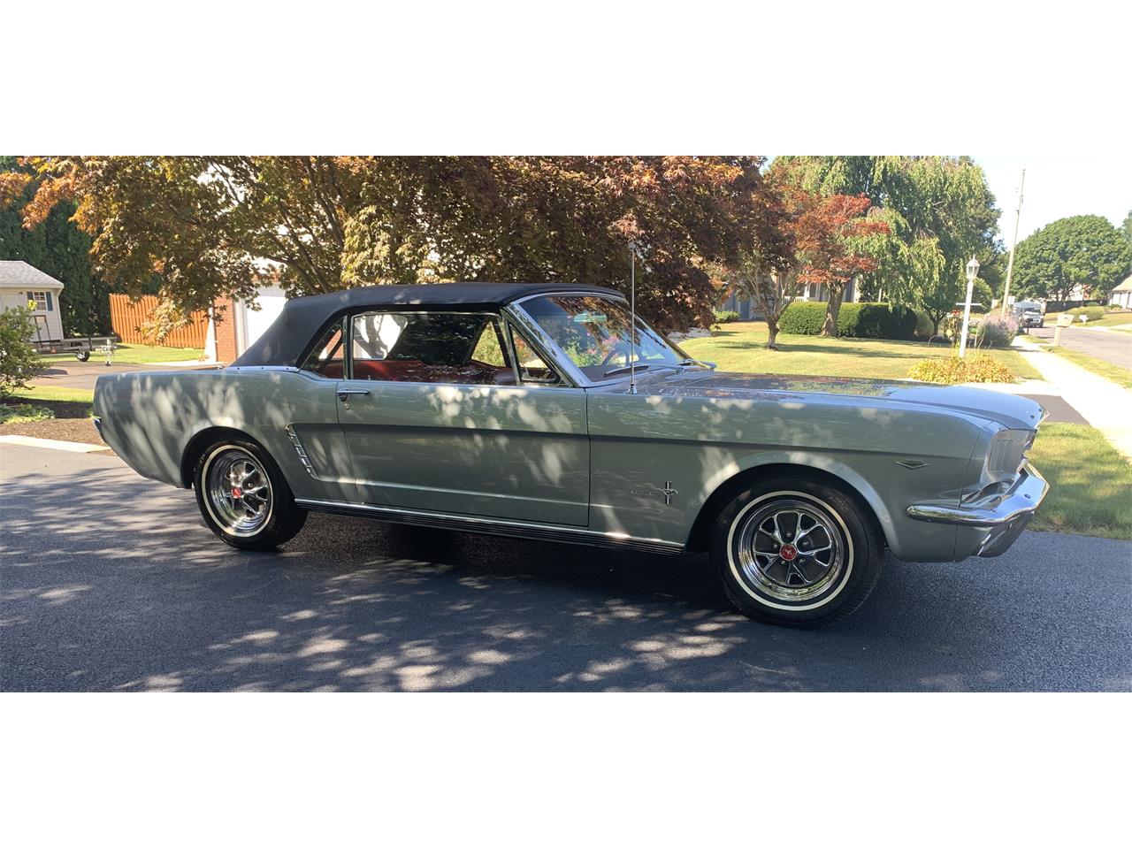 Ford-Mustang-1965-Silver-Smoke-Red-11