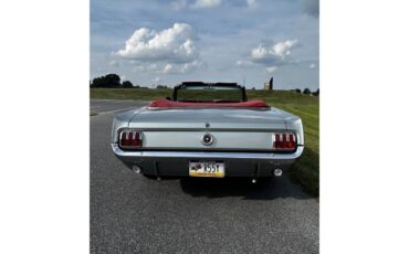 Ford-Mustang-1965-Silver-Smoke-Red-3