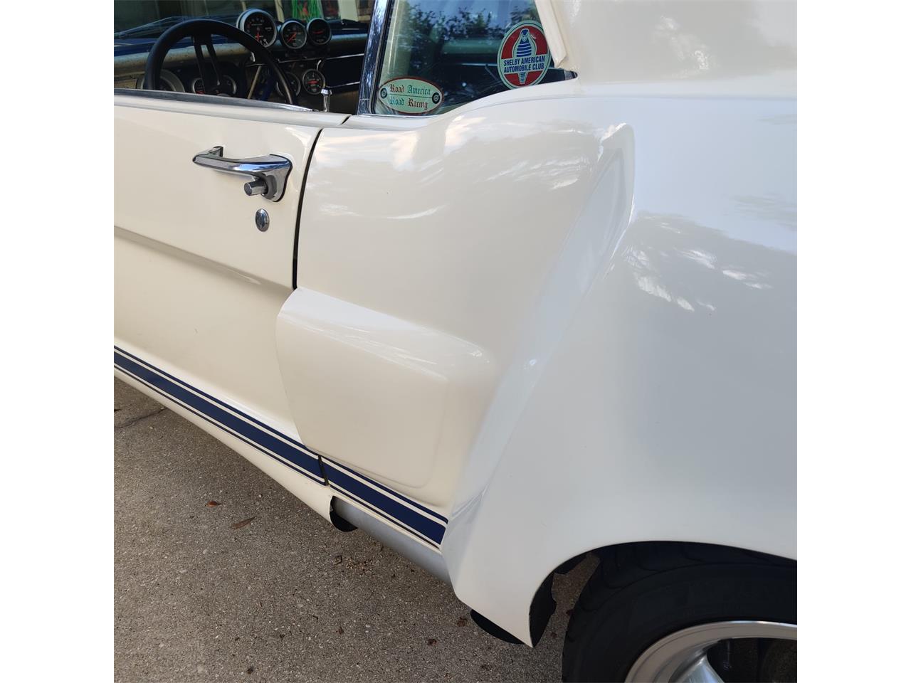Ford-Mustang-1965-White-Black-10