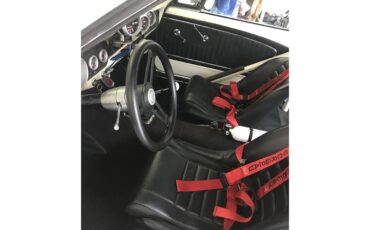 Ford-Mustang-1965-White-Black-19