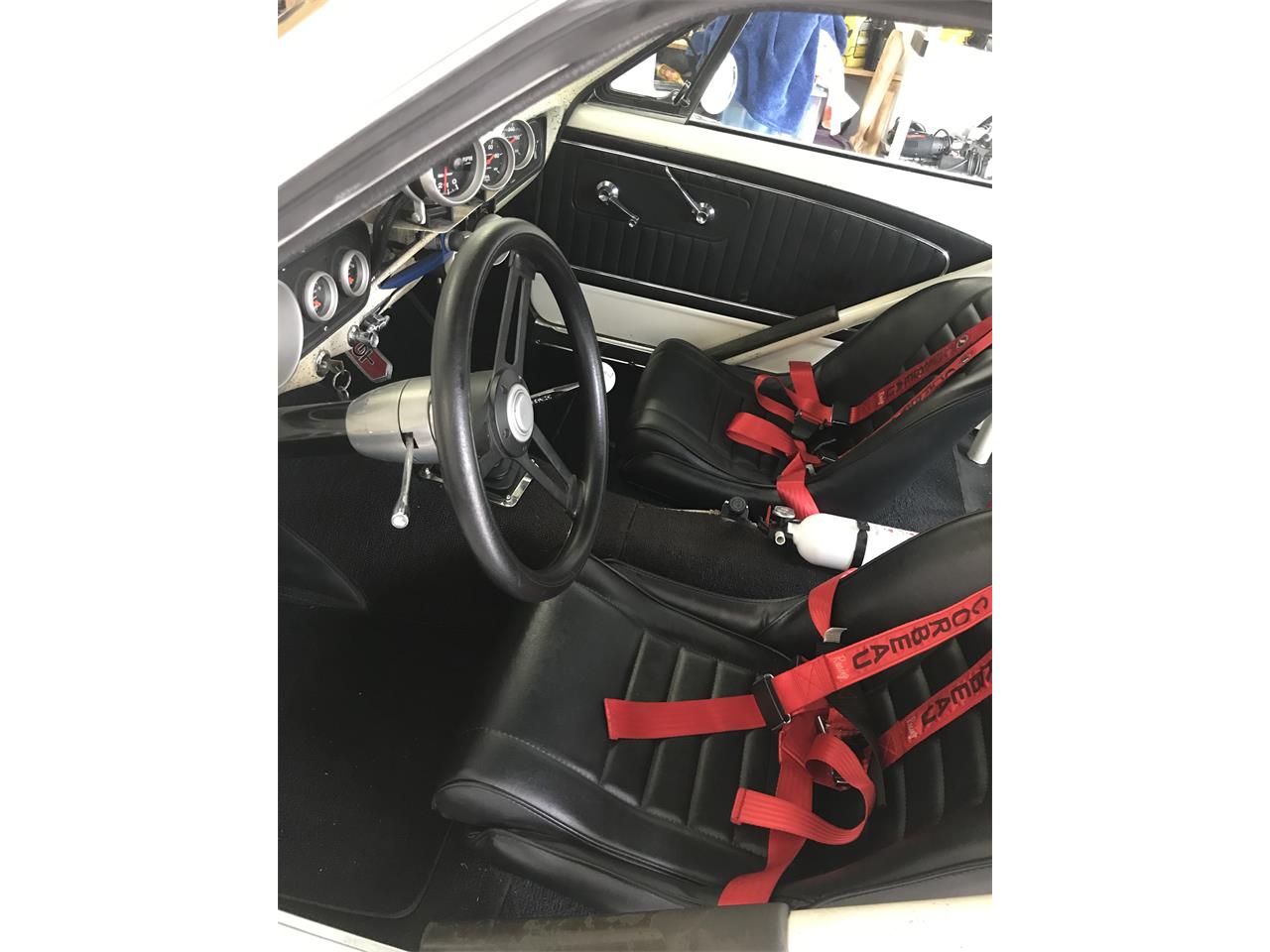 Ford-Mustang-1965-White-Black-19