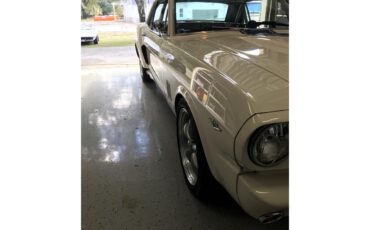 Ford-Mustang-1965-White-Black-4