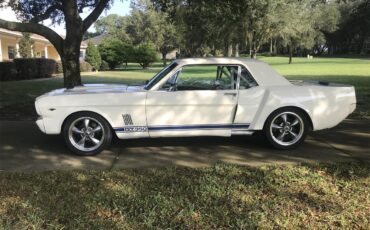 Ford-Mustang-1965-White-Black-9