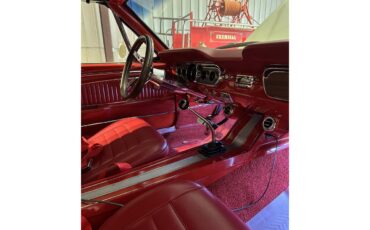 Ford-Mustang-1965-White-Red-11
