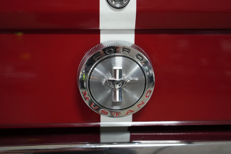Ford-Mustang-1965-White-Red-42