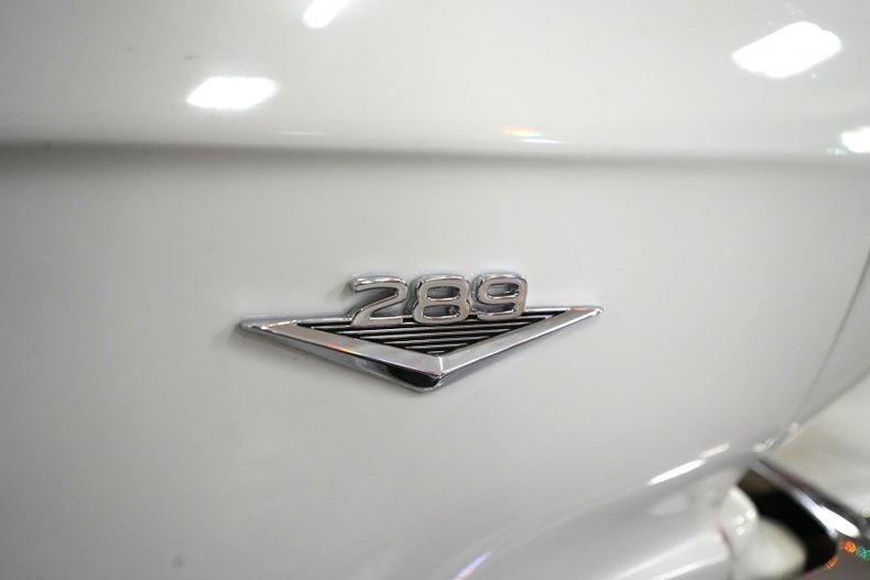 Ford-Mustang-1965-White-Red-44
