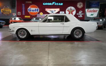 Ford-Mustang-1965-White-Red-48
