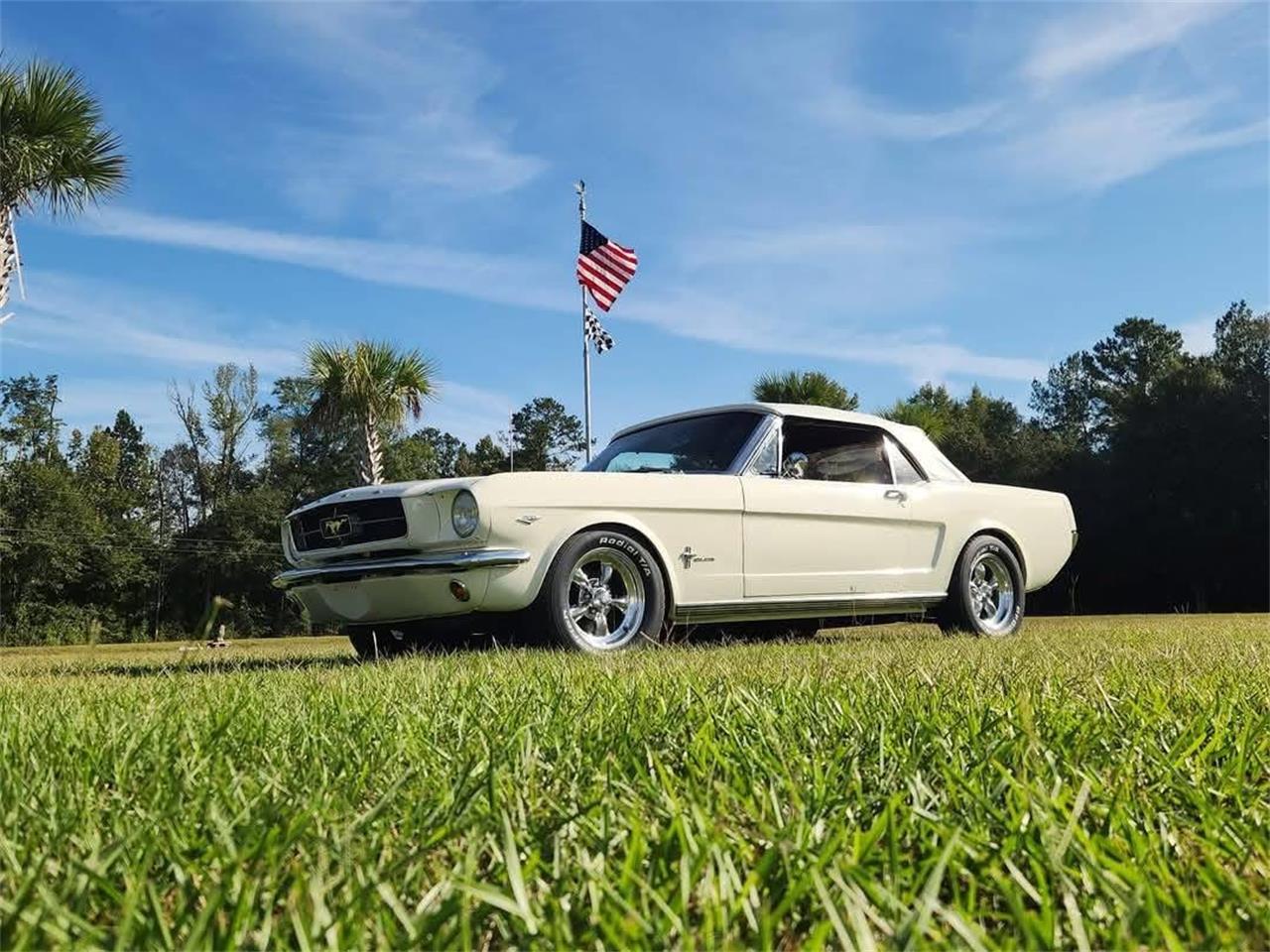 Ford-Mustang-1965-White-Red-9