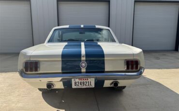 Ford-Mustang-1965-Wimbledon-White-Ford-Dark-Blue-7