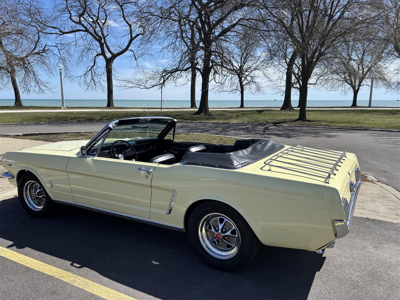 Ford-Mustang-1965-Yellow-Black-11