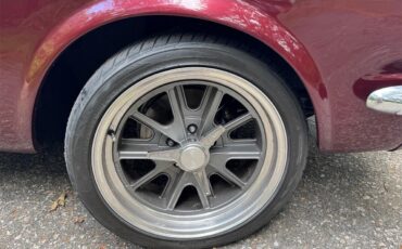 Ford-Mustang-1965-maroon-Grey-11