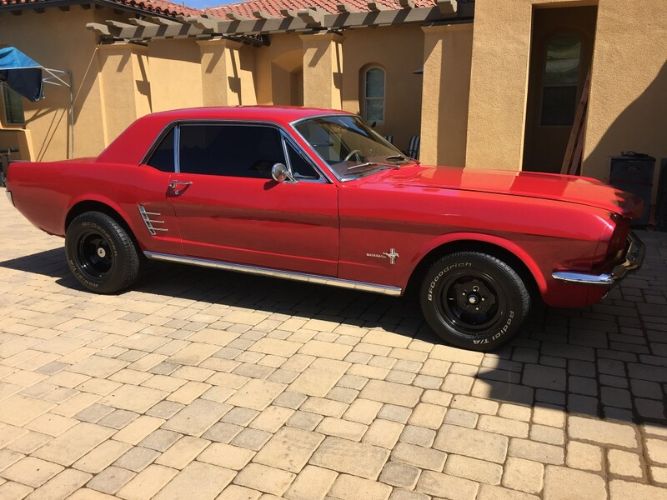 Ford-Mustang-1966-1