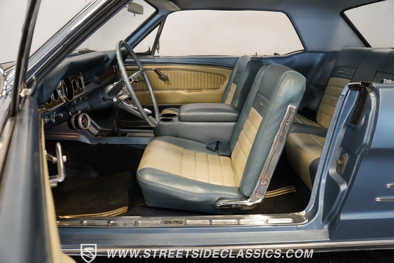 Ford-Mustang-1966-2