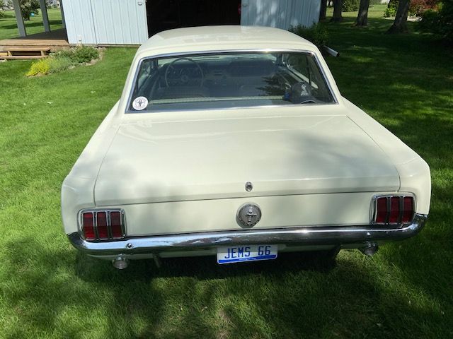 Ford-Mustang-1966-5