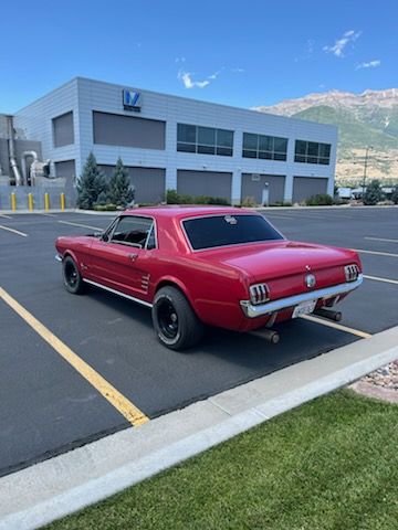Ford-Mustang-1966-5