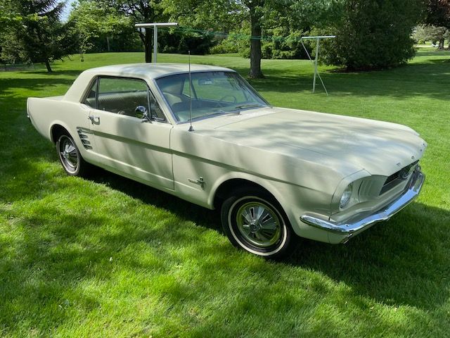 Ford-Mustang-1966-8