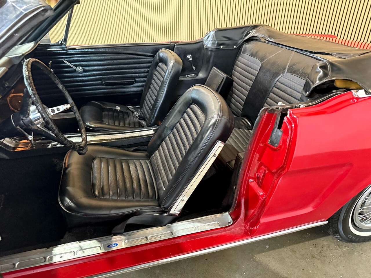 Ford-Mustang-1966-American-Muscle-Car-30