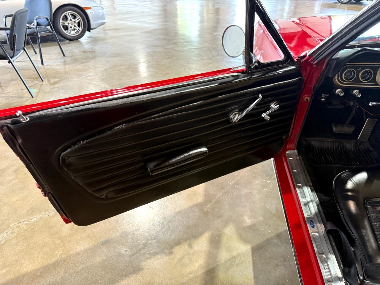 Ford-Mustang-1966-American-Muscle-Car-32