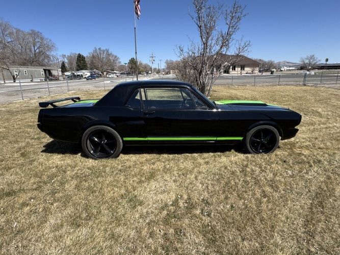 Ford-Mustang-1966-Black-Black-7