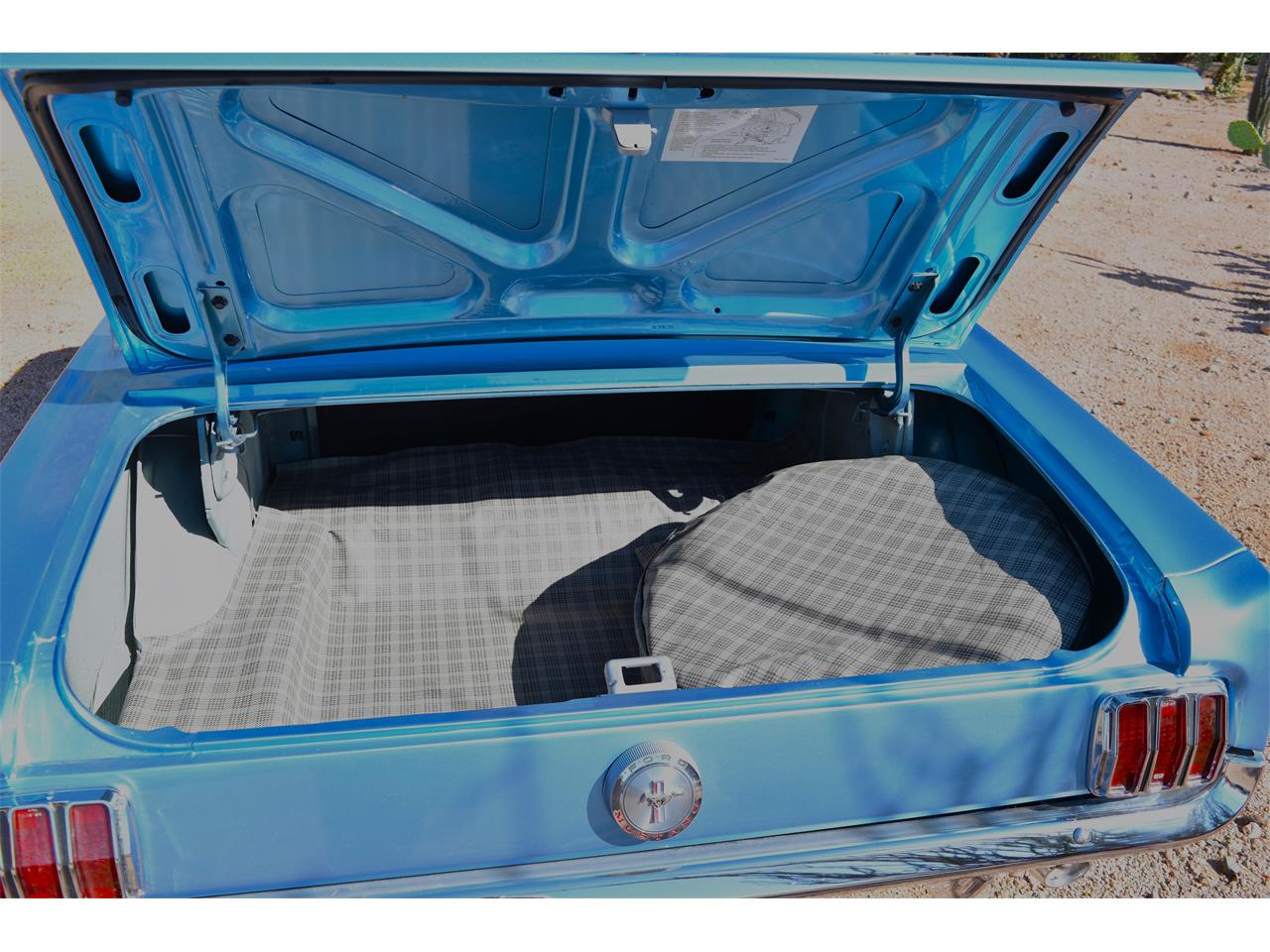 Ford-Mustang-1966-Blue-Black-13