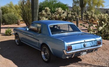 Ford-Mustang-1966-Blue-Black