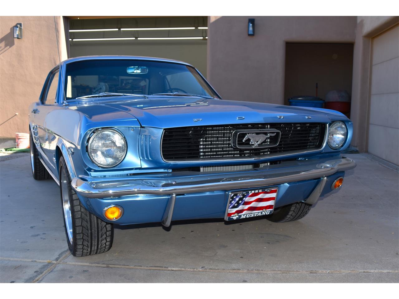 Ford-Mustang-1966-Blue-Black-4